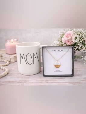 NEW Rae Dunn MOM Mug + MOM Necklace Gift Set – Mother’s Day Gift